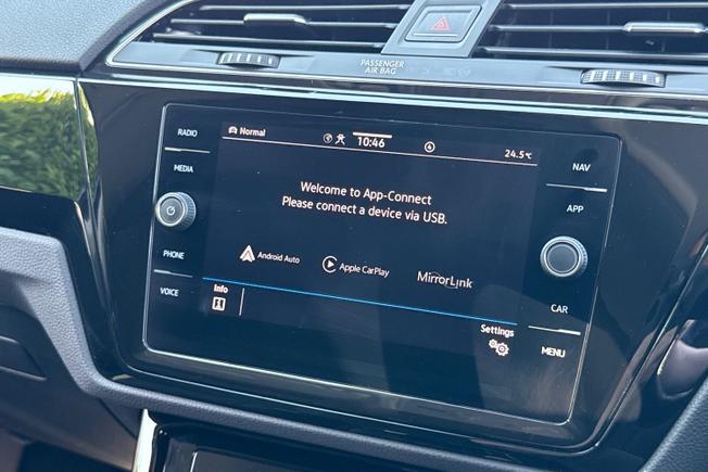 VOLKSWAGEN Touran Photo 32