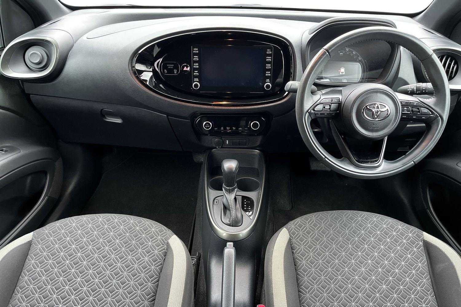 Toyota AYGO X Photo 9
