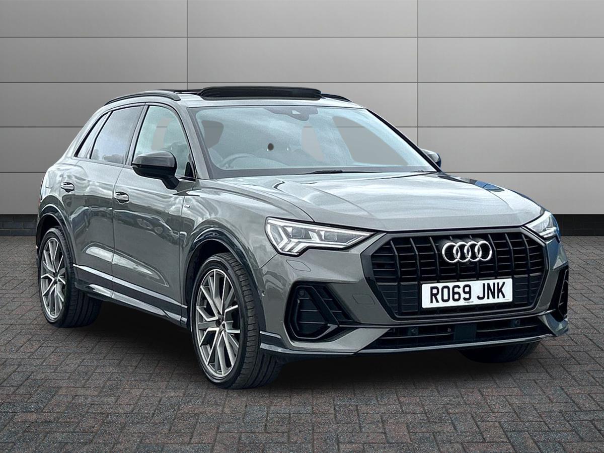 Audi Q3 Photo 0
