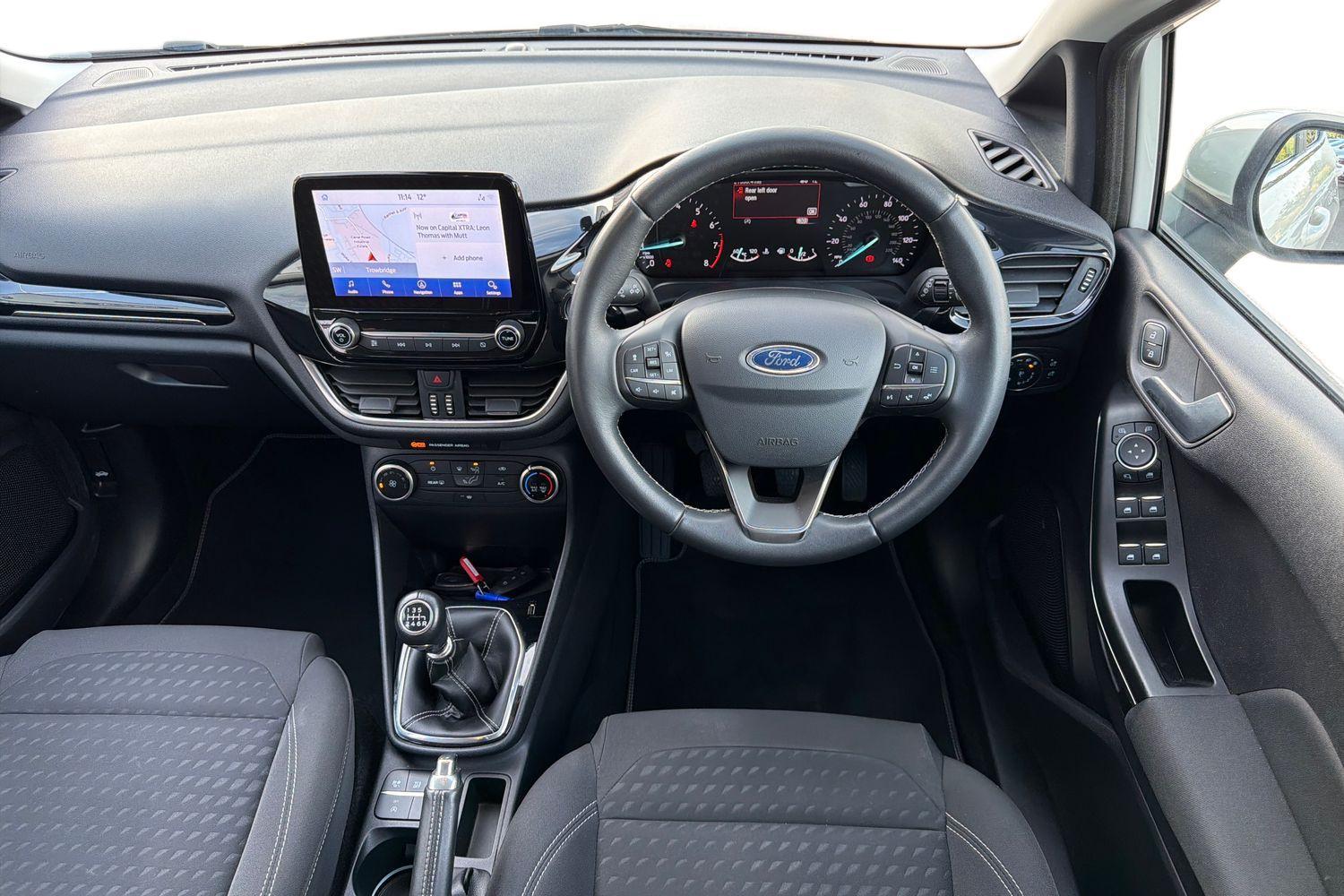 Ford FIESTA Photo 10
