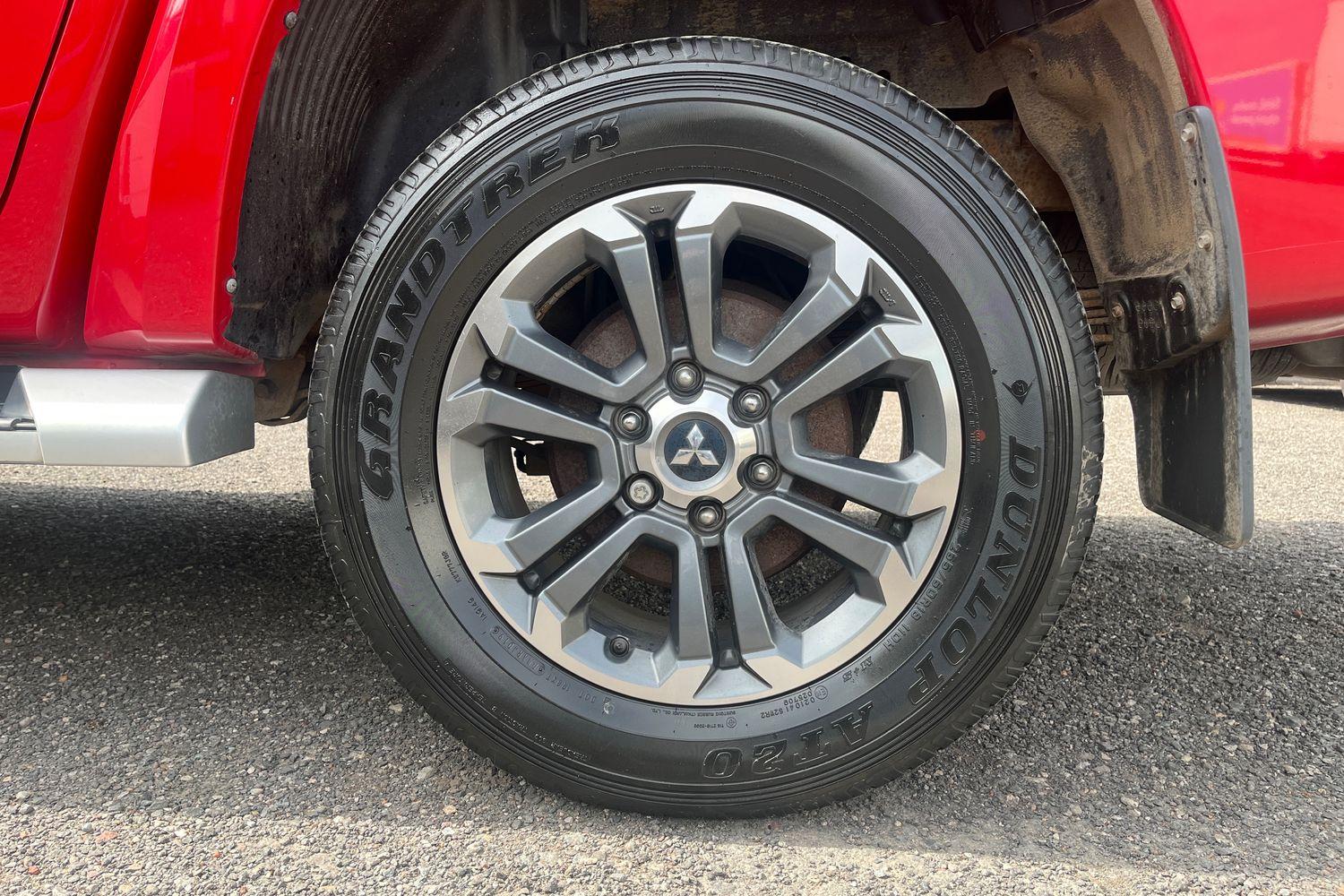Mitsubishi L200 Photo 7