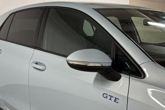 VOLKSWAGEN Golf Photo 20
