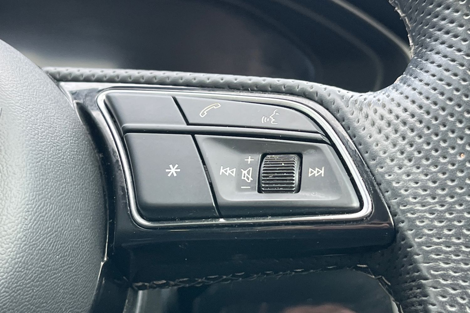 Audi A4 Photo 31