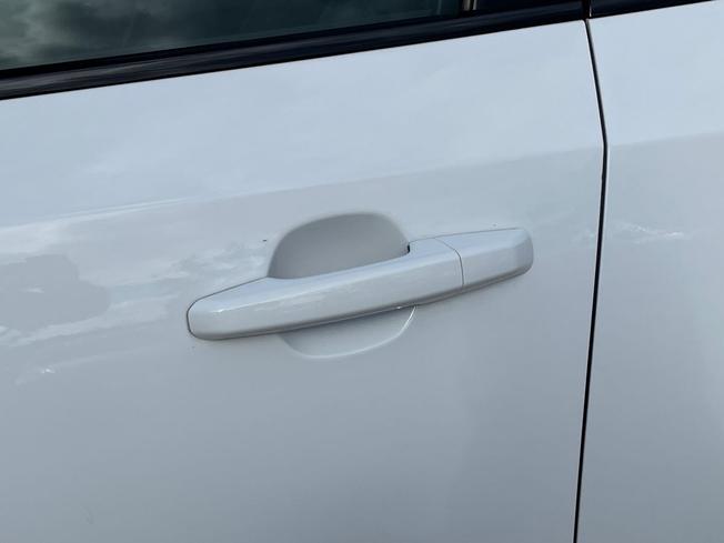 JAGUAR E-PACE Photo 24