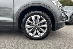 Volkswagen T-Roc Photo 5