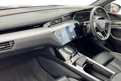AUDI Q8 E-Tron Photo 2