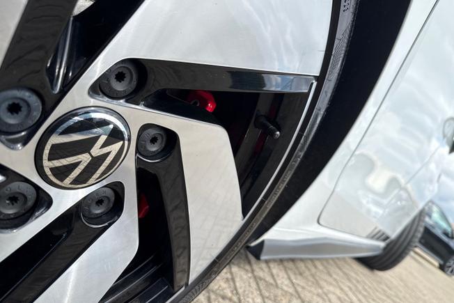 Volkswagen Golf Photo 22