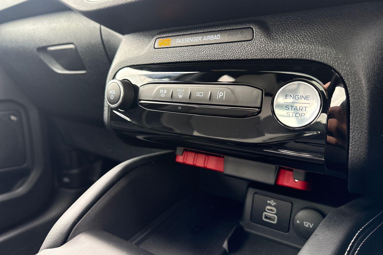 Ford KUGA Photo 38