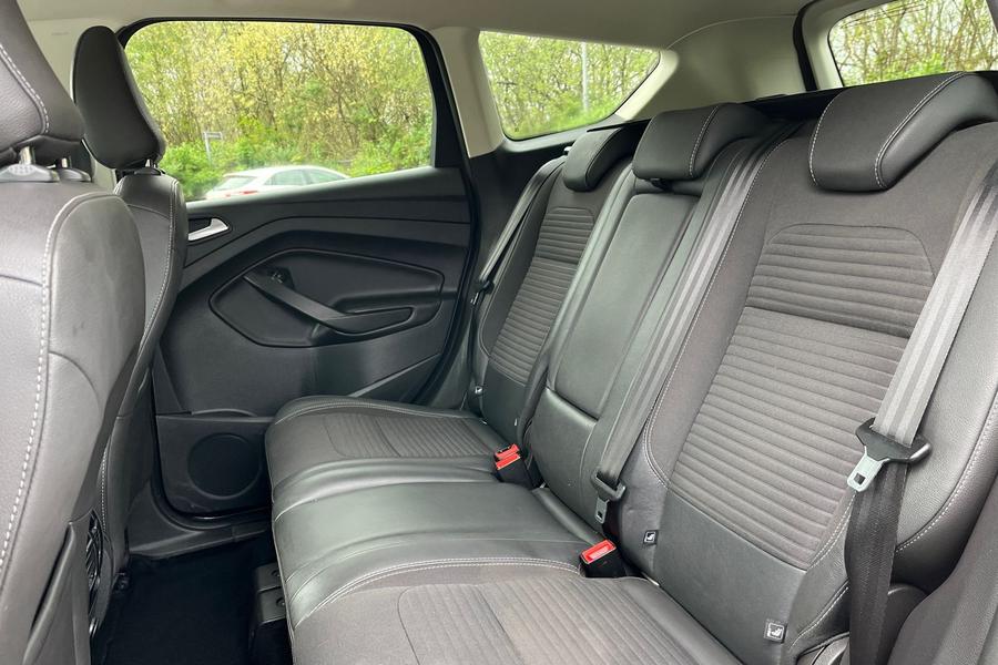 Ford KUGA Photo autoimg-077a11dfae734331c0f399416148b50191d3b898.jpg
