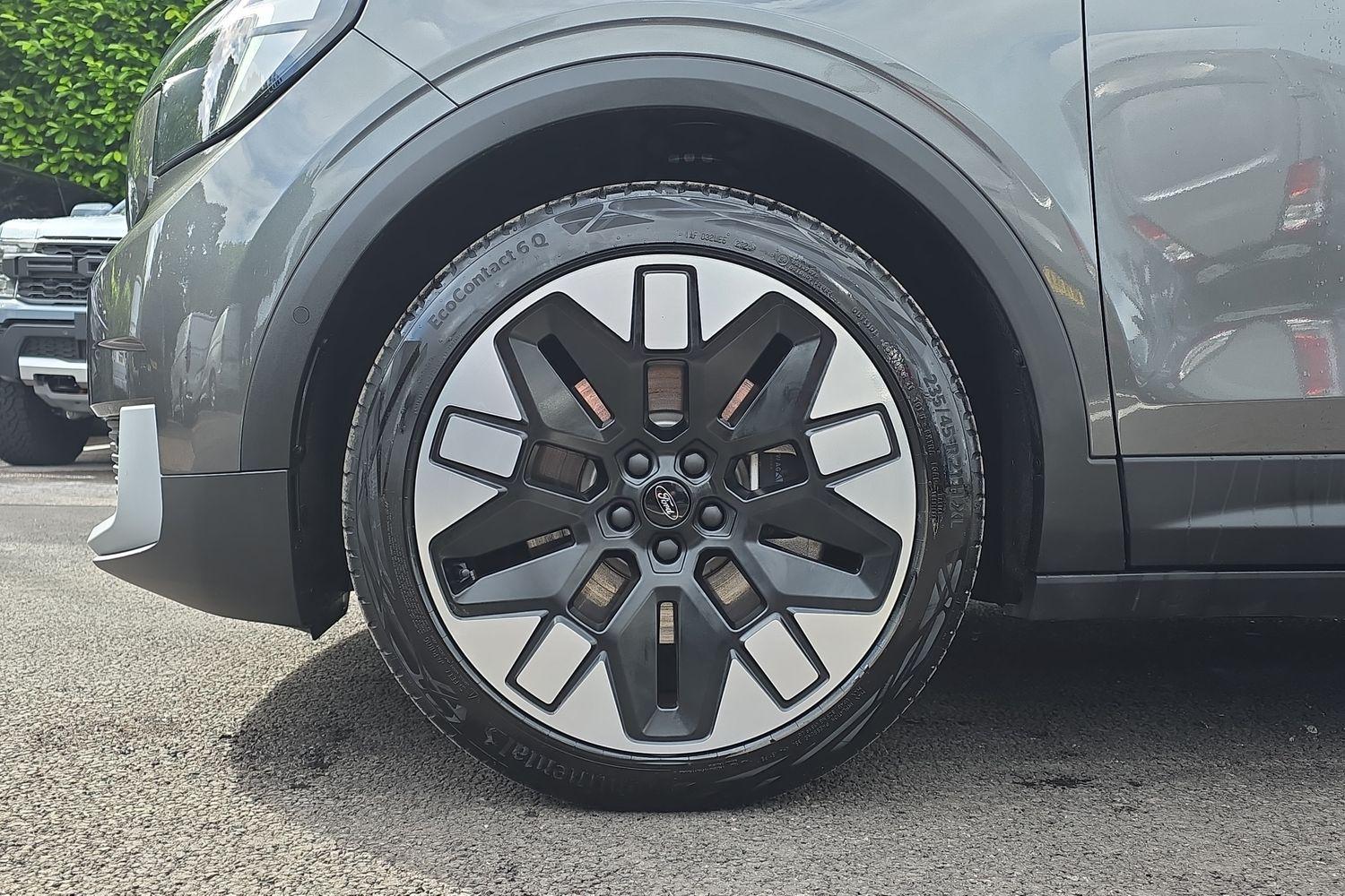 Ford Explorer Photo 18