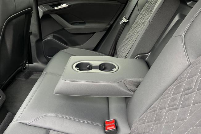 Audi  Q6 SUV Photo 44