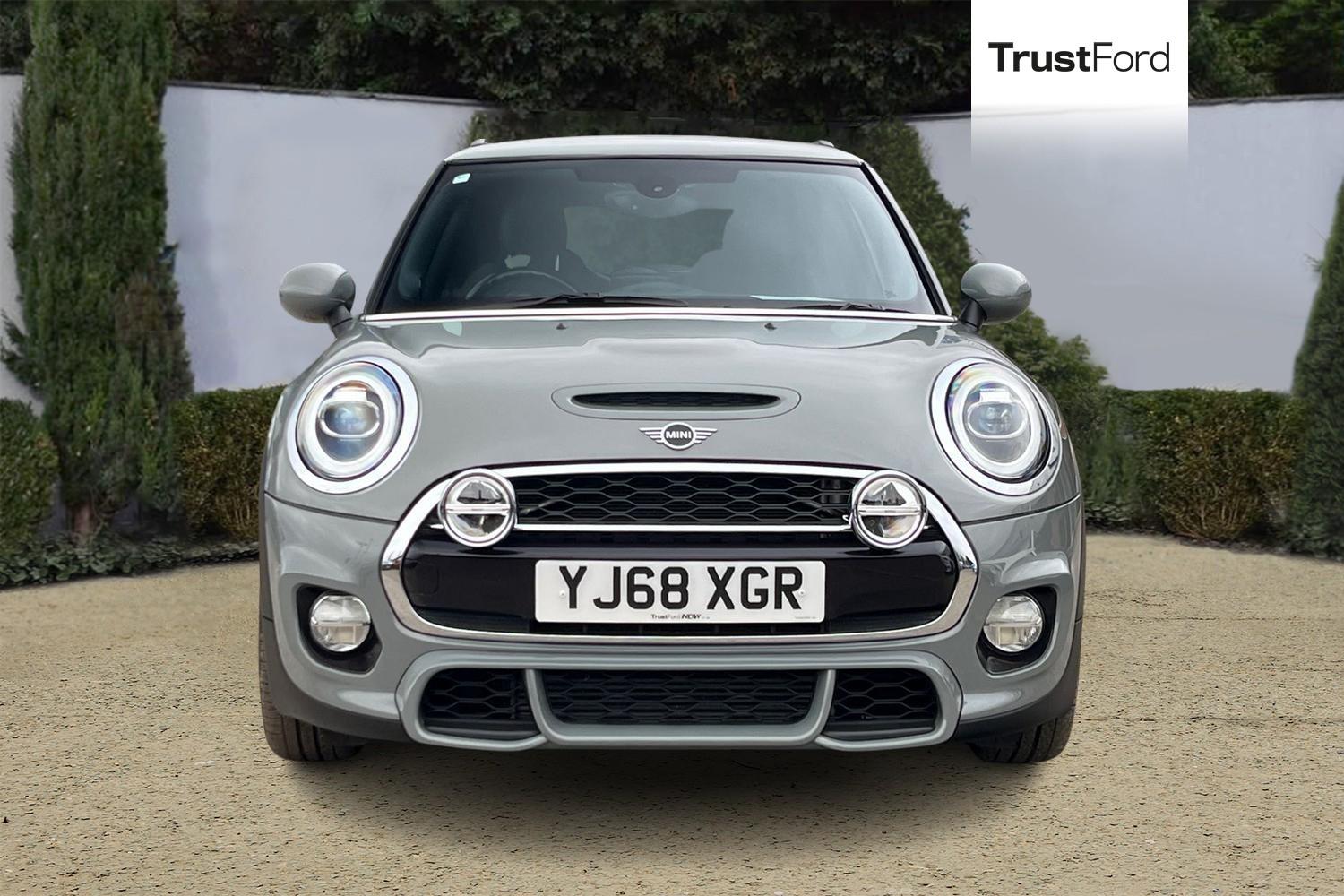 MINI Hatch Photo 5