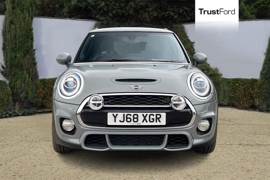 MINI Hatch Photo autoimg-078c35752130df1741a19203279410cae3f821f0.jpg