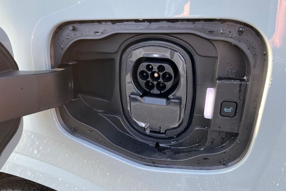 Used Ford E-Transit Courier YB75UWG 7