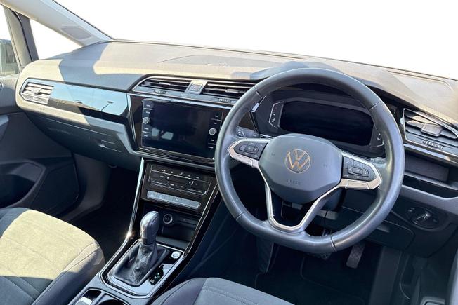 VOLKSWAGEN Touran Photo 6