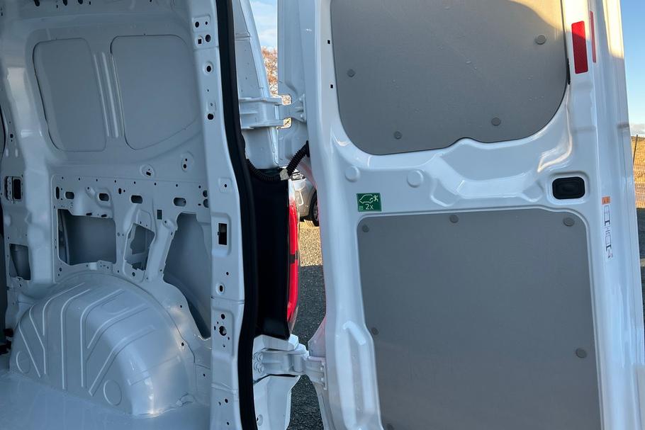 Used Ford E-TRANSIT CUSTOM 27