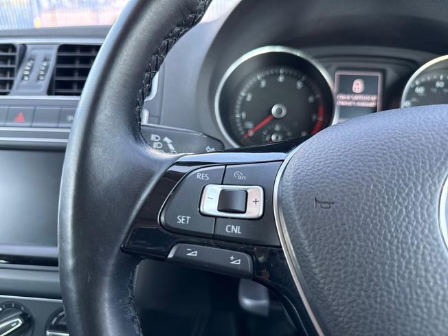 VOLKSWAGEN Polo Photo 16