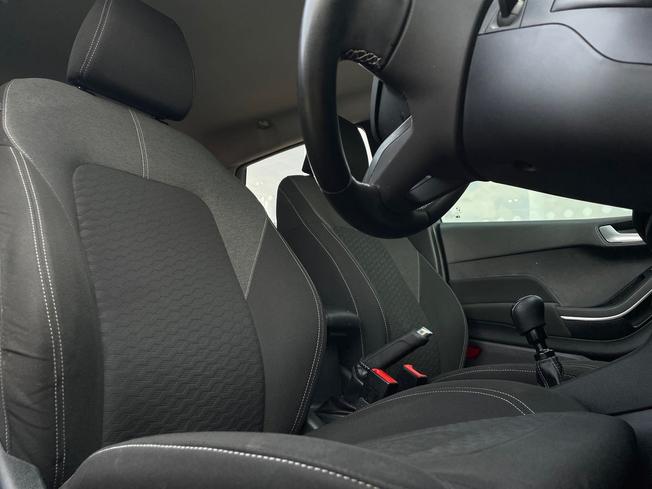 FORD Fiesta Photo 38