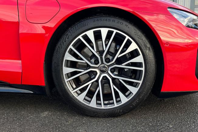 AUDI S e-tron GT Photo 5