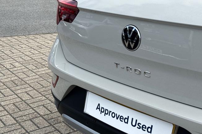 VOLKSWAGEN T-Roc Photo 21