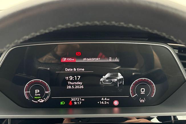 AUDI E-Tron S Photo 15