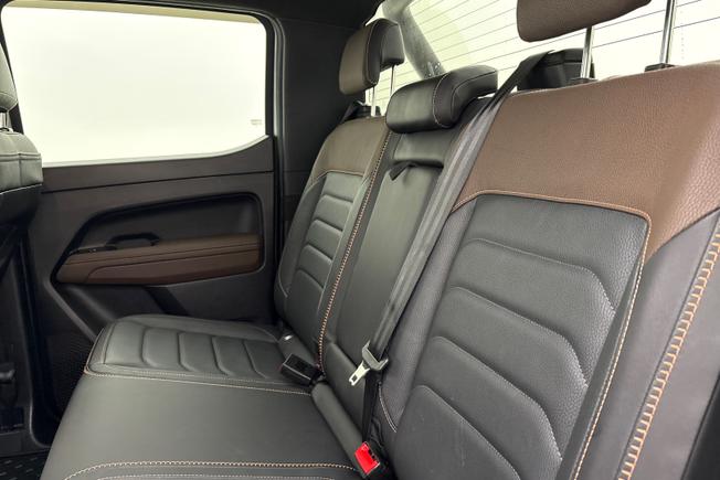 VOLKSWAGEN Amarok Photo 9