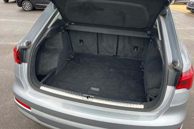 AUDI Q3 Photo 12