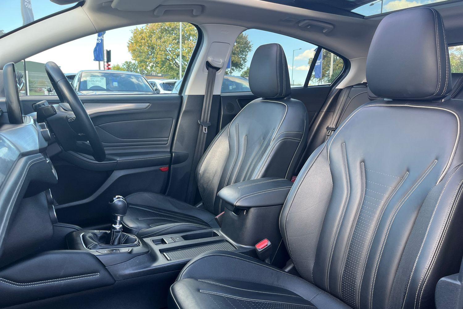 Ford Focus Photo 18