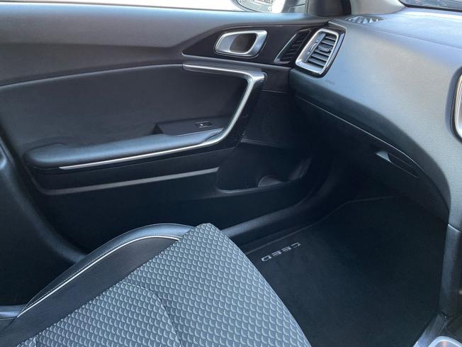 KIA Ceed Photo 51