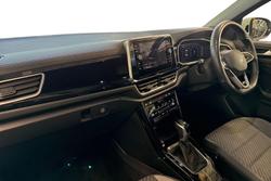 VOLKSWAGEN T-Roc Photo 2