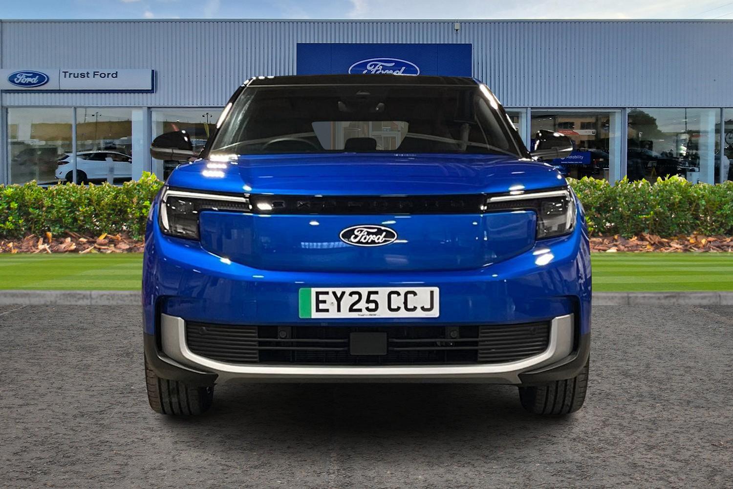 Ford Explorer Photo 5