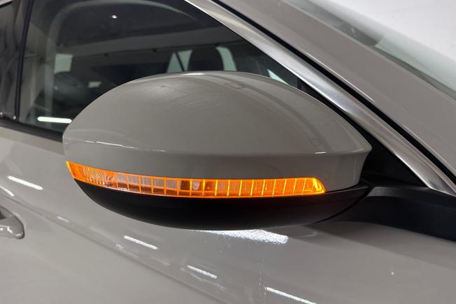 VOLKSWAGEN T-Roc Photo 33