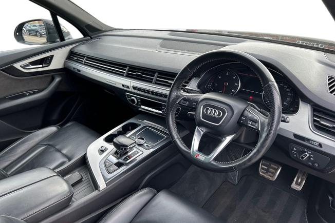 AUDI Q7 Photo 6