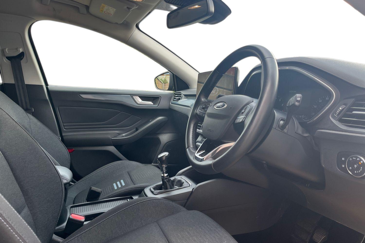 Ford FOCUS Photo 8