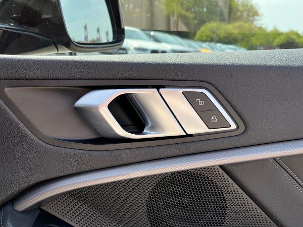 BMW 1 Series Photo autoimg-07cbda450aad019bea149e32311fd5214b38b3c4.jpg