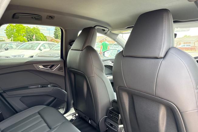 Audi Q4 Photo 39