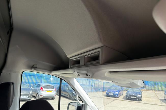 VOLKSWAGEN Crafter Photo 37