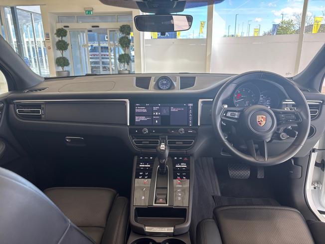 PORSCHE Macan Photo 27