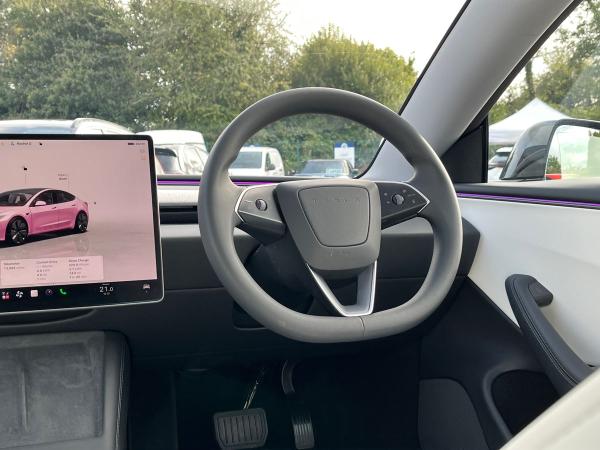 TESLA Model 3 Photo autoimg-07d81a1c167b0b1f5a08f9e027b2538c9218e895.jpg