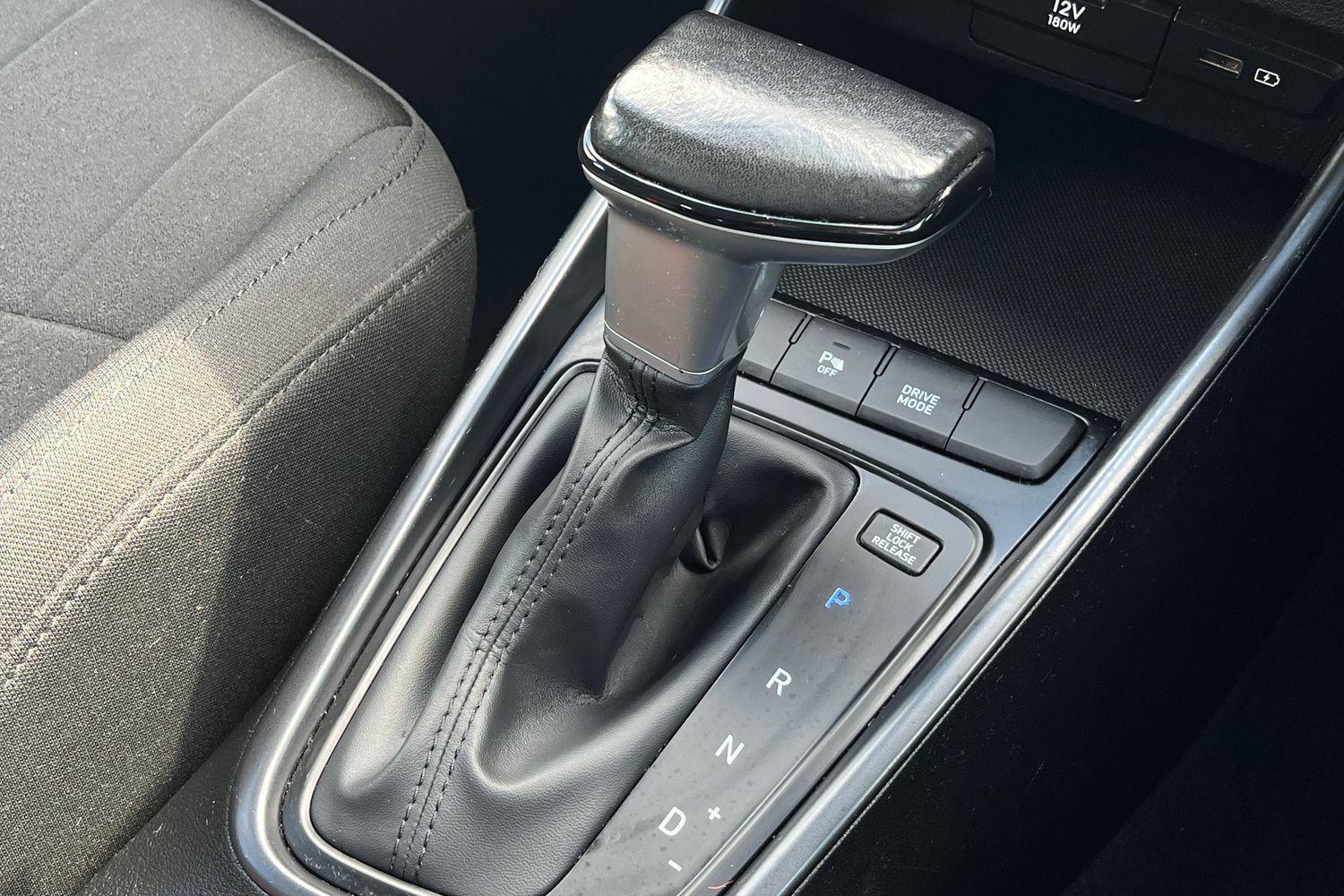 Hyundai BAYON Photo 36