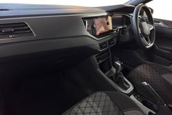 VOLKSWAGEN Polo Photo 2