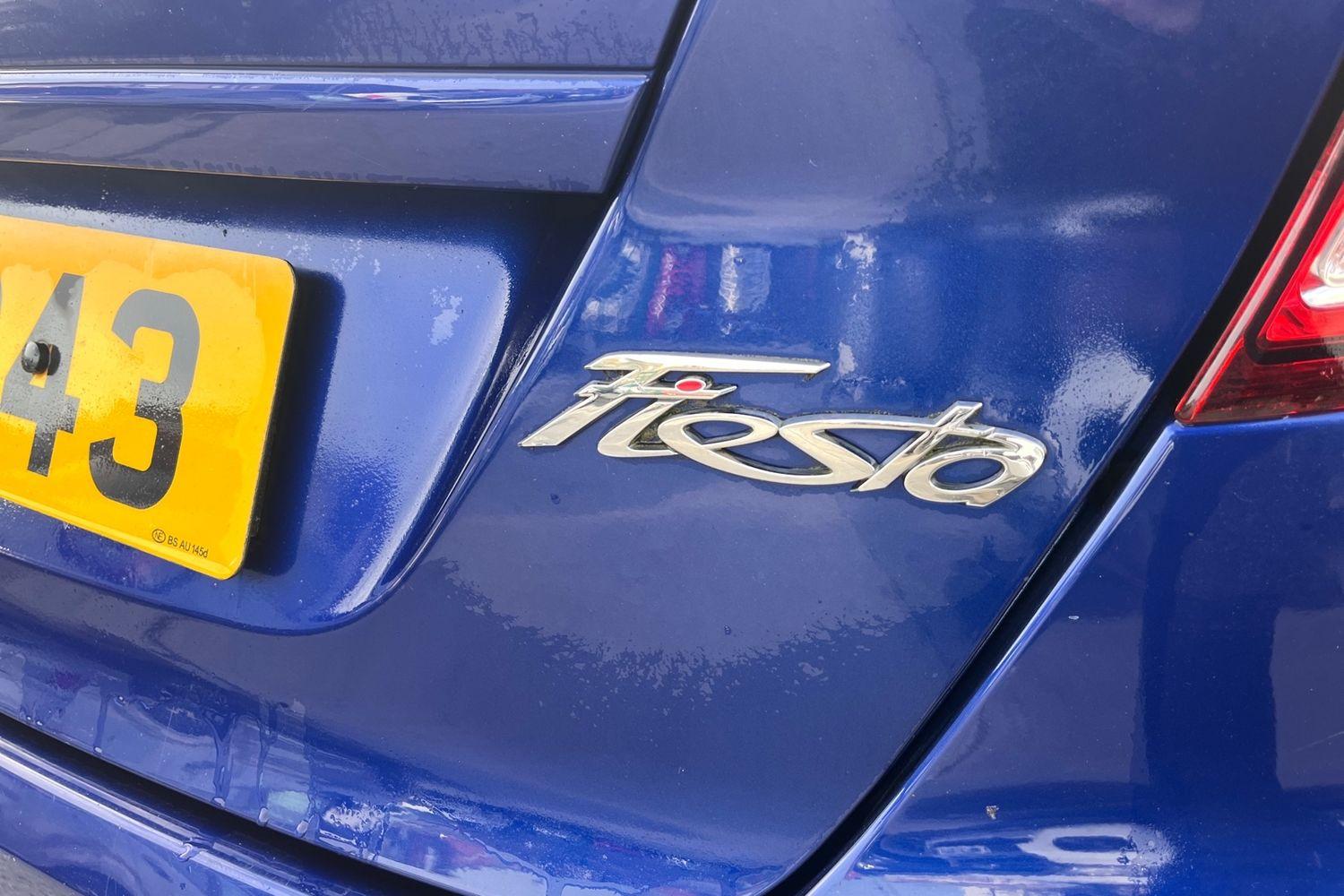 Ford FIESTA Photo 37