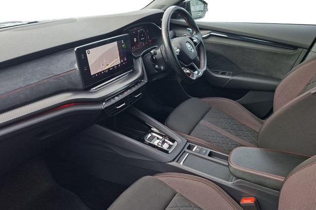 ŠKODA Octavia Photo 2