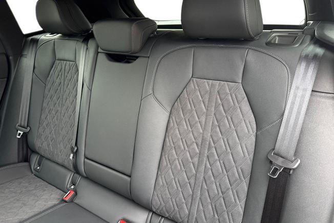 AUDI Q6 E-Tron Photo 9