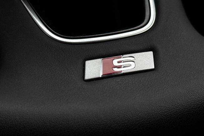 AUDI A4 Photo 34