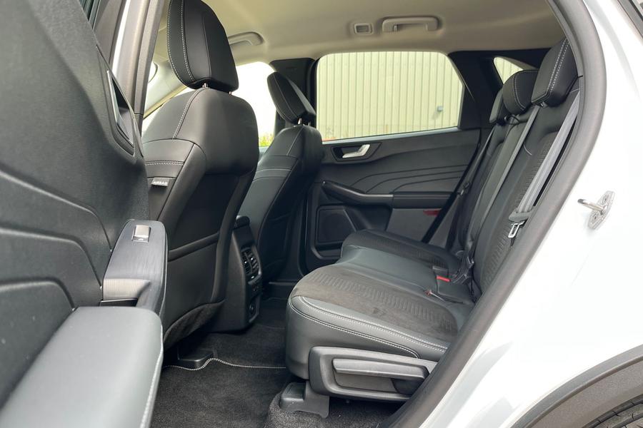 Ford Kuga Photo autoimg-07ec77fad26c385f36b0ff0a0435d3649cdb75c3.jpg