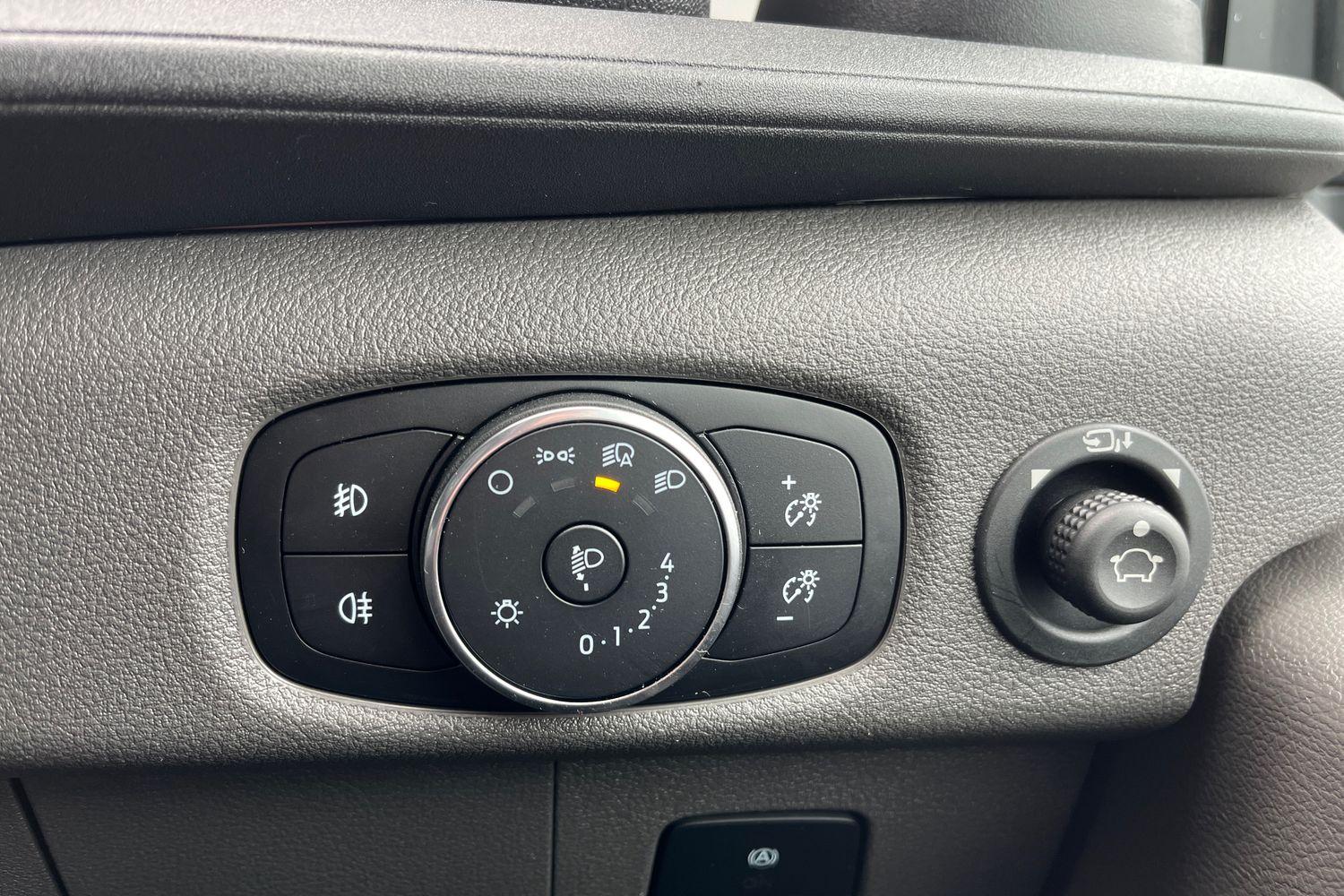Ford TRANSIT Photo 16