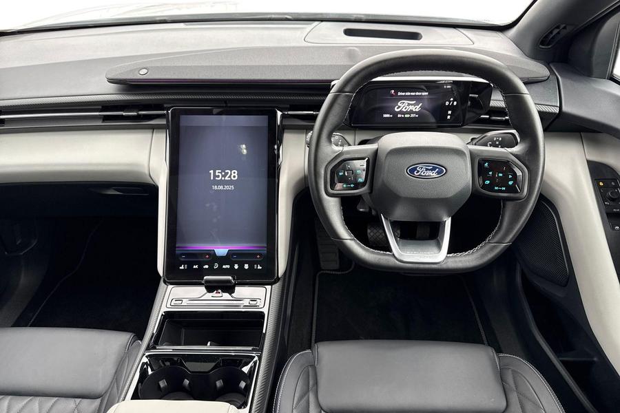 Ford Explorer Photo autoimg-07f56a0a350c854060e155b1d1623b4c6e1f6a0c.jpg