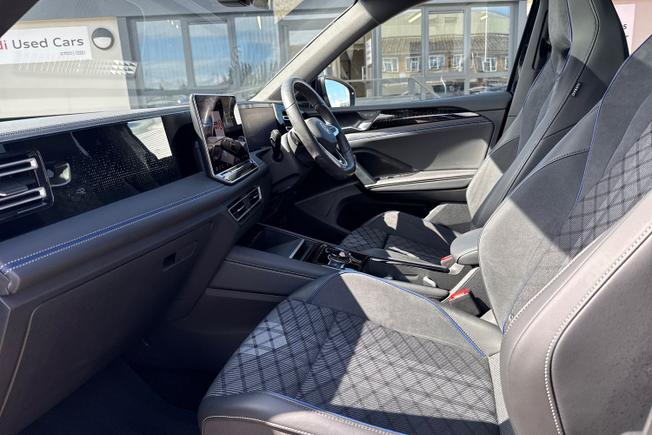 VOLKSWAGEN Tiguan Photo 42