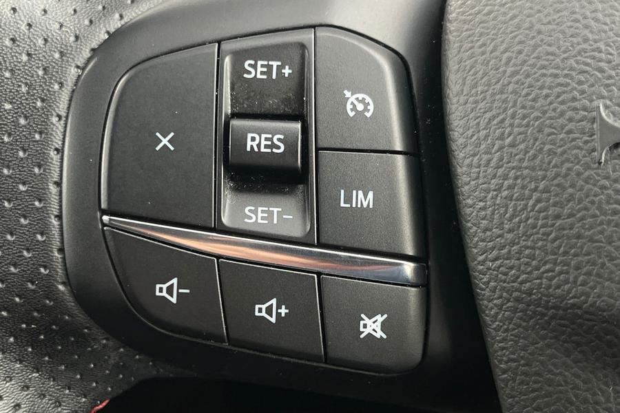Ford Kuga Photo autoimg-07fd6134c28db435e53a58f956656796434ea064.jpg
